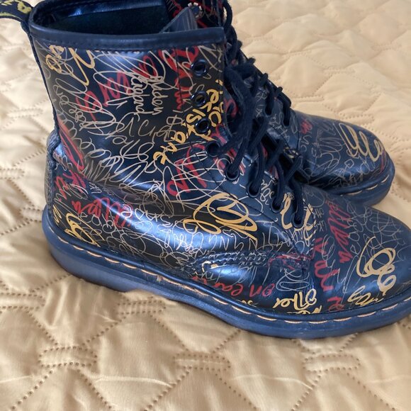 Vintage Dr Martens 1460 Boots - Black Graffiti Made in England (womens 8/mens7) - Picture 3 of 9